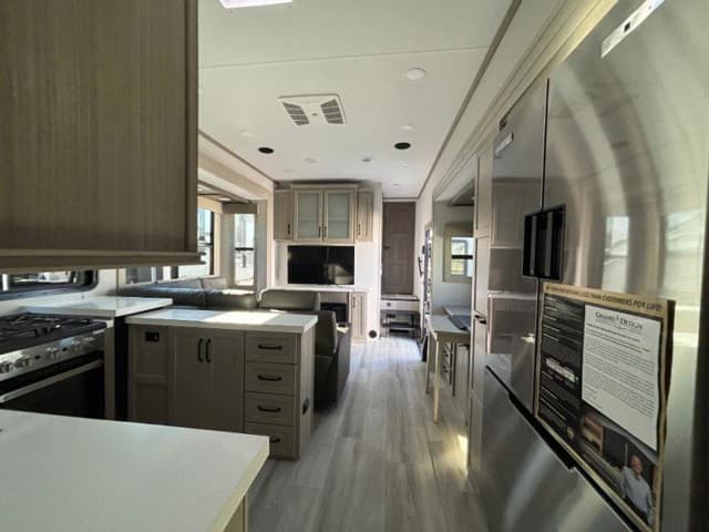 2025 Grand Design 2025 Grand Design Momentum M-Class - thumbnail 16