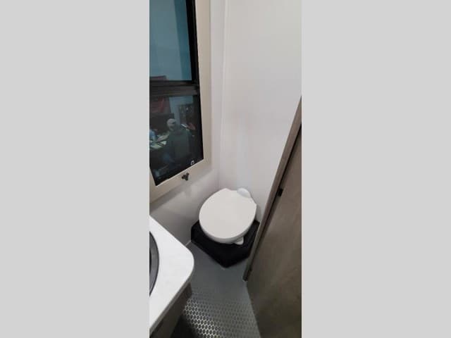 2025 Grand Design 2025 Grand Design Momentum M-Class - thumbnail 9