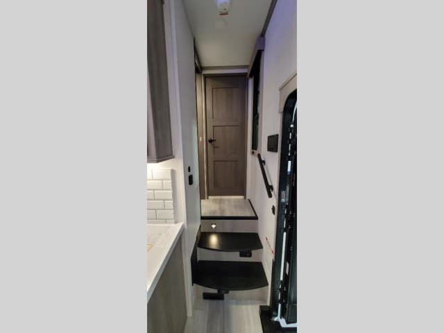 2025 Grand Design 2025 Grand Design Momentum M-Class - thumbnail 14