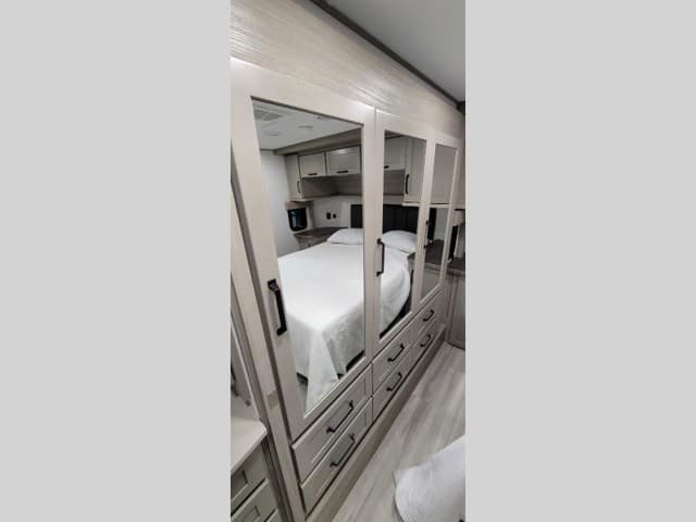 2025 Grand Design 2025 Grand Design Momentum M-Class - thumbnail 21