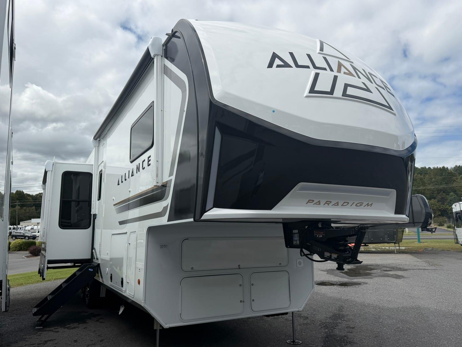 2027 Alliance Paradigm 310RL