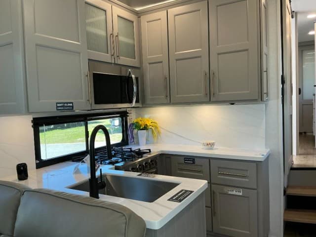 2026 Alliance RV 2026 Alliance RV Paradigm - thumbnail 7