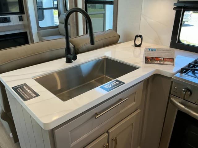 2026 Alliance RV 2026 Alliance RV Paradigm - thumbnail 10