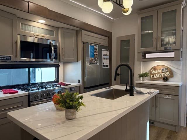 2026 Alliance RV 2026 Alliance RV Paradigm - thumbnail 8