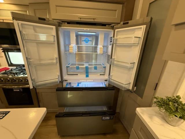 2026 Alliance RV 2026 Alliance RV Paradigm - thumbnail 12