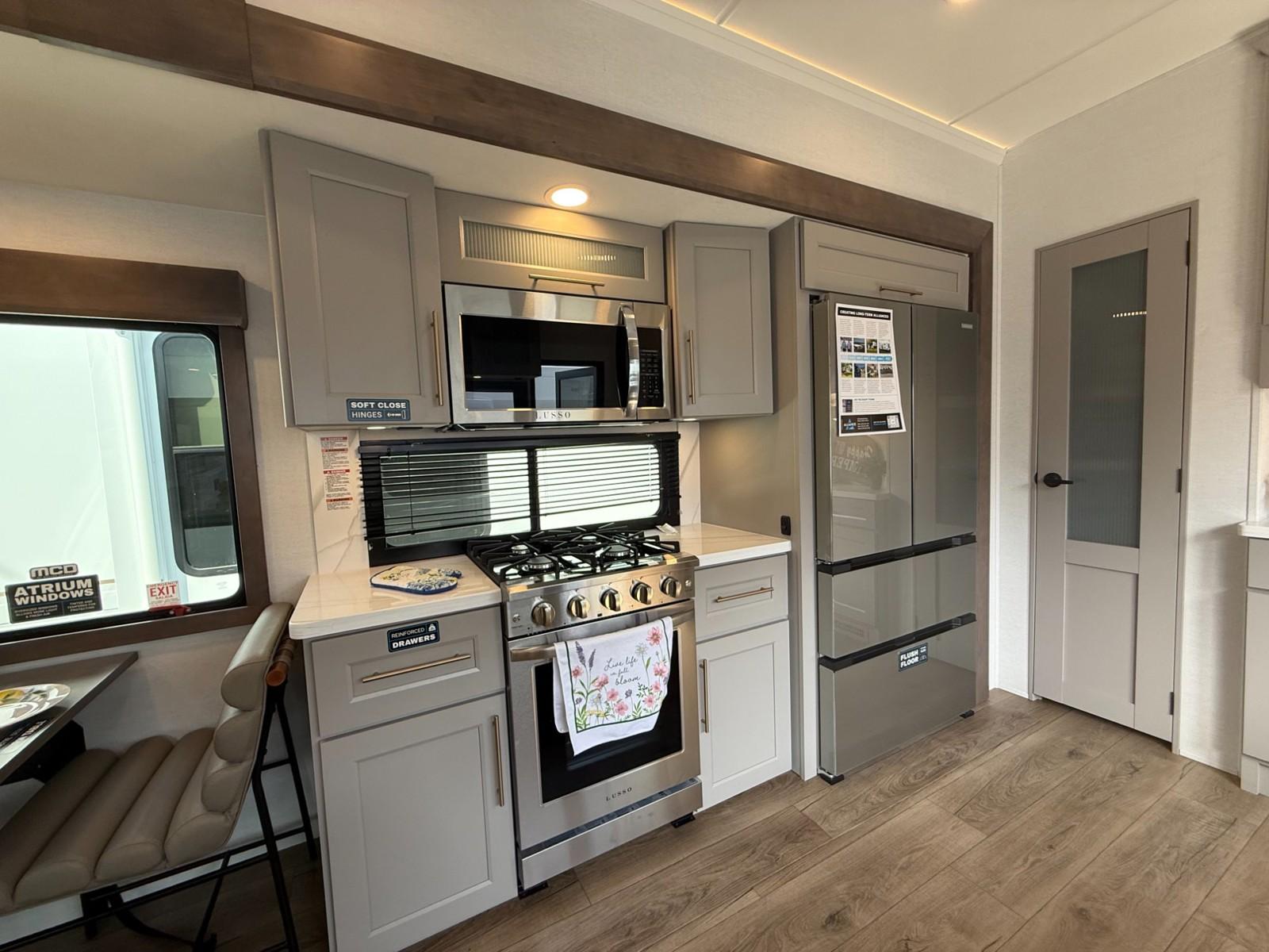 2026 Alliance RV 2026 Alliance RV Paradigm - thumbnail 8