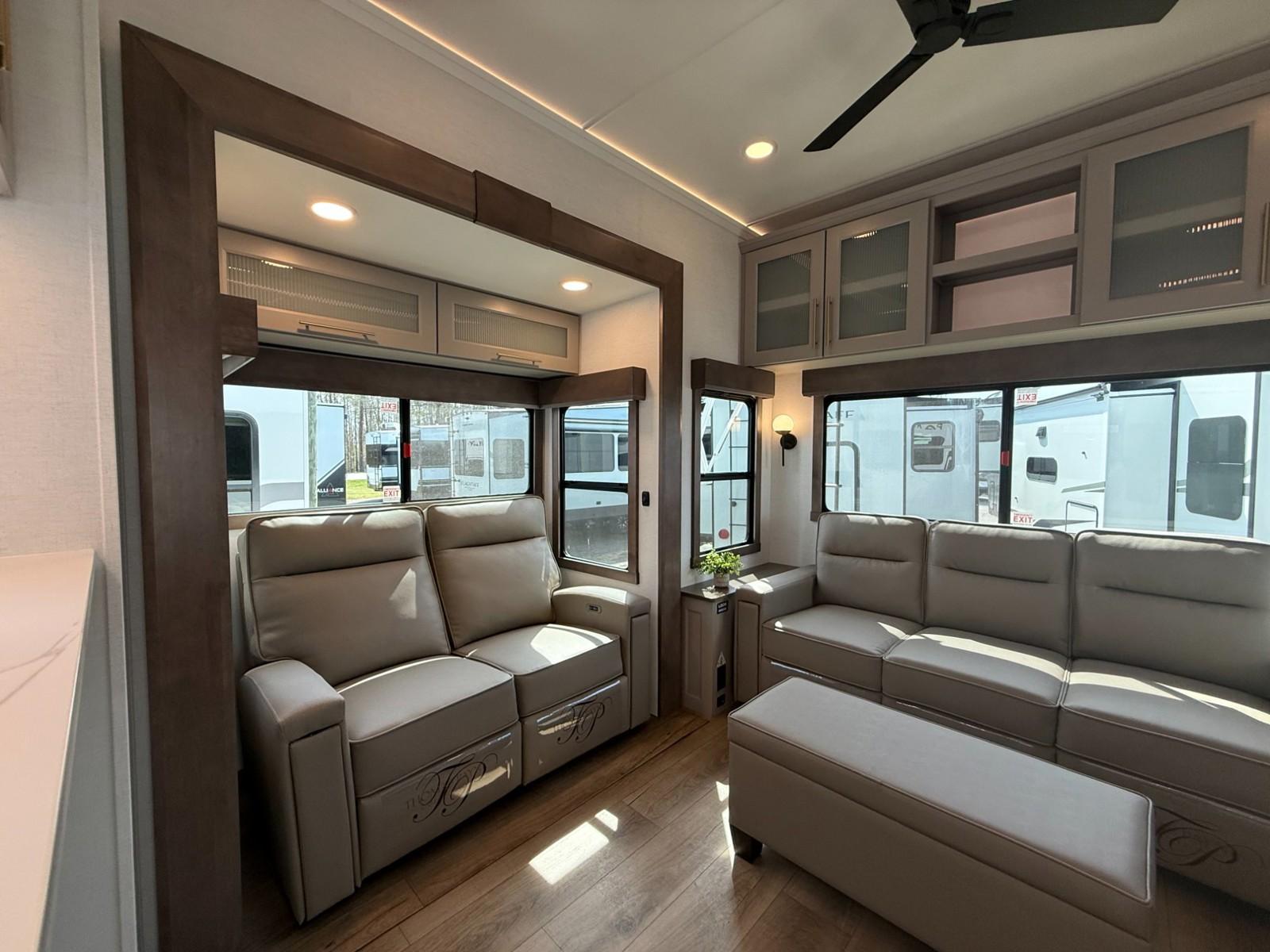 2026 Alliance RV 2026 Alliance RV Paradigm - thumbnail 20