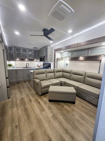 2026 Alliance RV 2026 Alliance RV Paradigm - thumbnail 6