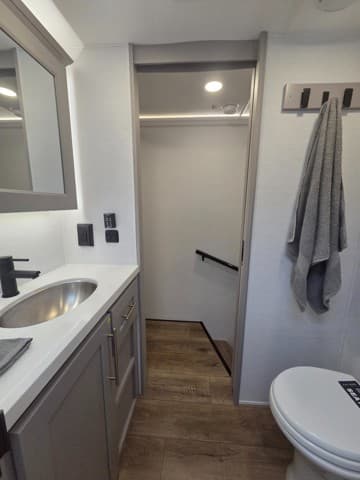 2026 Alliance RV 2026 Alliance RV Paradigm - thumbnail 18