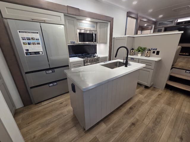 2026 Alliance RV 2026 Alliance RV Paradigm - thumbnail 6