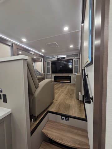 2026 Alliance RV 2026 Alliance RV Paradigm - thumbnail 11