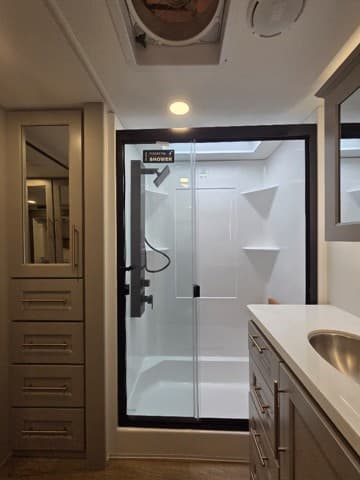 2026 Alliance RV 2026 Alliance RV Paradigm - thumbnail 25