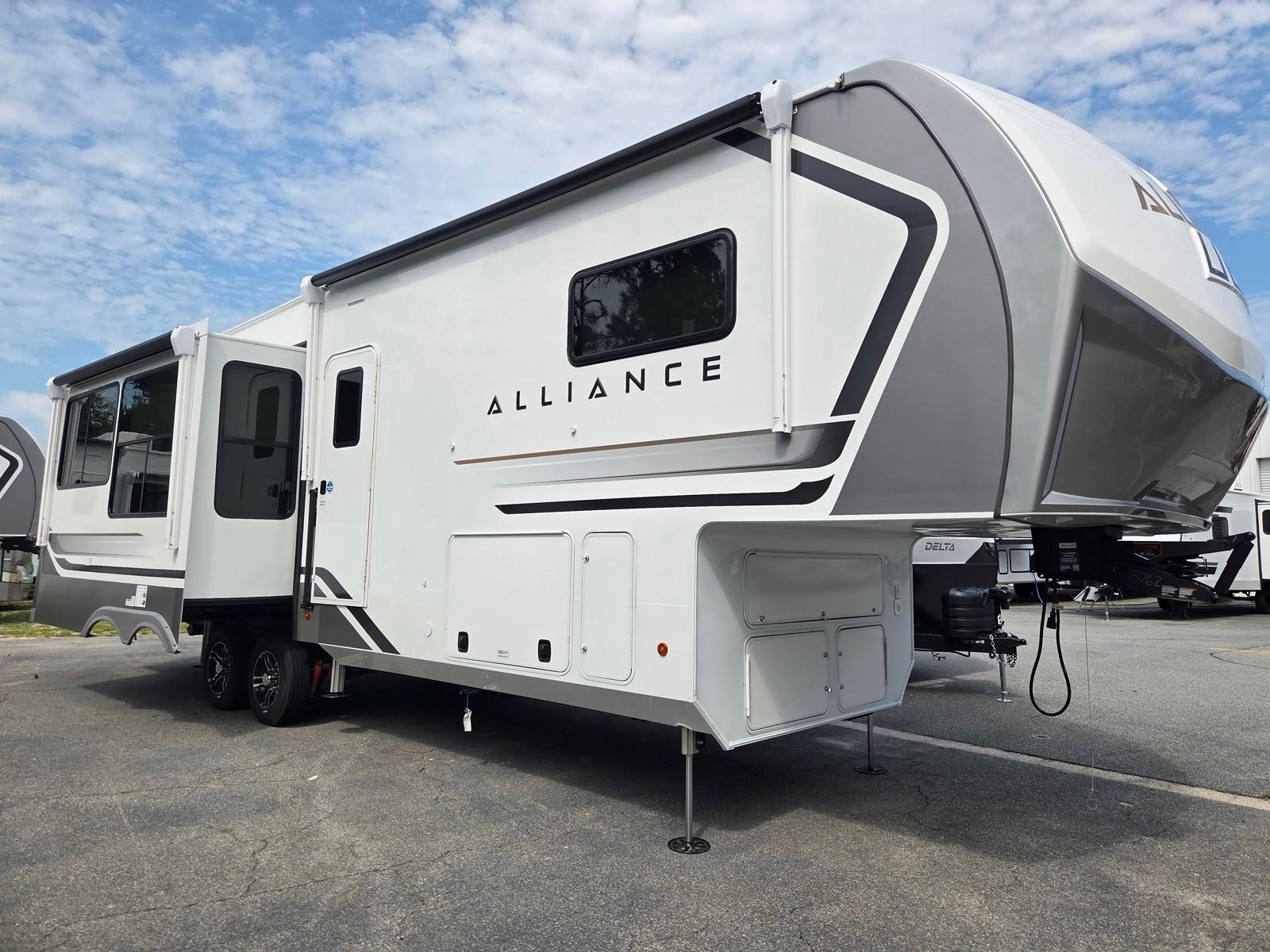2027 Alliance Paradigm 310RL
