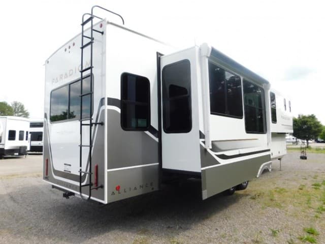 2025 Alliance RV 2025 Alliance RV Paradigm - thumbnail 3