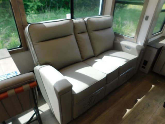 2025 Alliance RV 2025 Alliance RV Paradigm - thumbnail 15