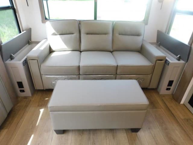 2025 Alliance RV 2025 Alliance RV Paradigm - thumbnail 17