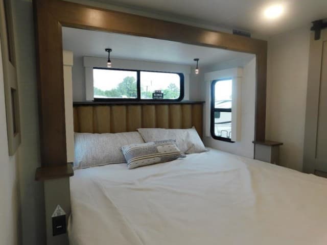 2025 Alliance RV 2025 Alliance RV Paradigm - thumbnail 28