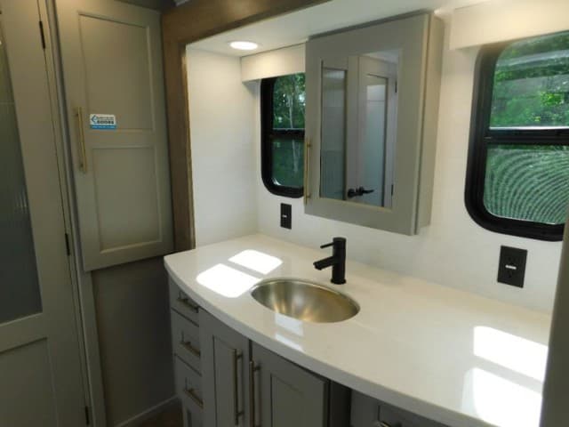 2025 Alliance RV 2025 Alliance RV Paradigm - thumbnail 35