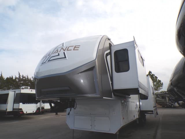 2026 Alliance RV 2026 Alliance RV Paradigm - thumbnail 3