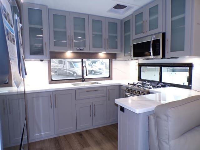 2026 Alliance RV 2026 Alliance RV Paradigm - thumbnail 25