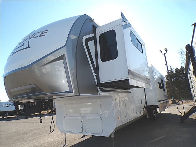 2026 Alliance RV 2026 Alliance RV Paradigm - thumbnail 3