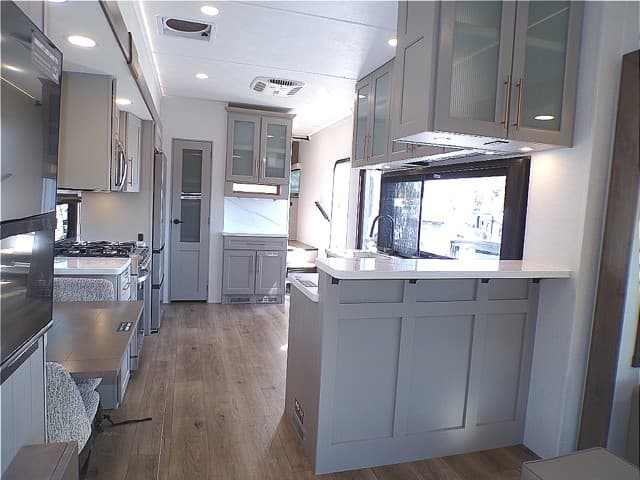 2026 Alliance RV 2026 Alliance RV Paradigm - thumbnail 17