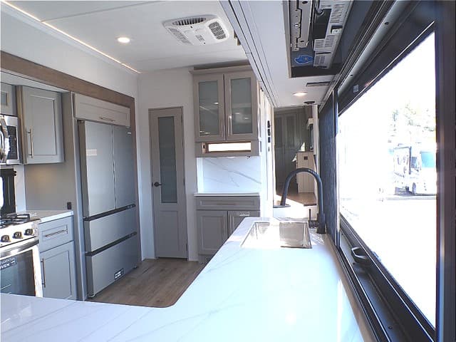 2026 Alliance RV 2026 Alliance RV Paradigm - thumbnail 18