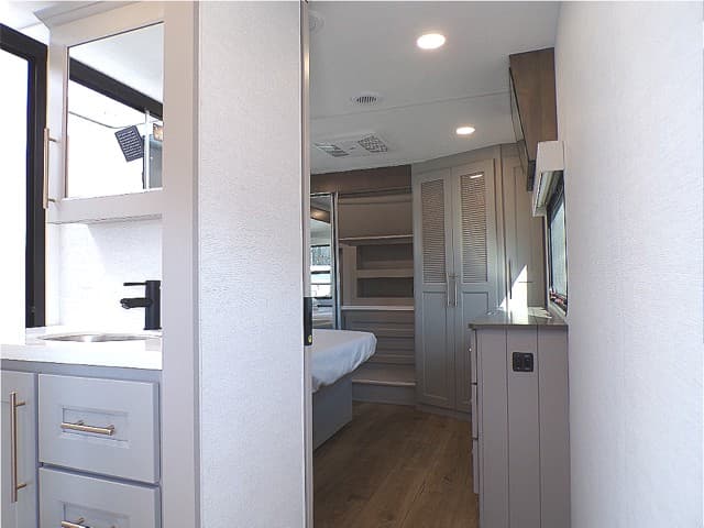 2026 Alliance RV 2026 Alliance RV Paradigm - thumbnail 19