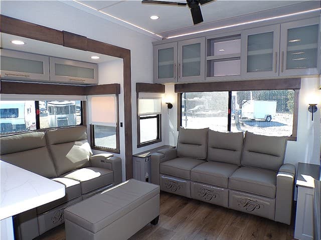 2026 Alliance RV 2026 Alliance RV Paradigm - thumbnail 20