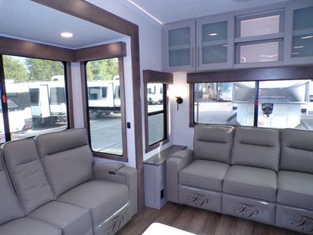 2026 Alliance RV 2026 Alliance RV Paradigm - thumbnail 17