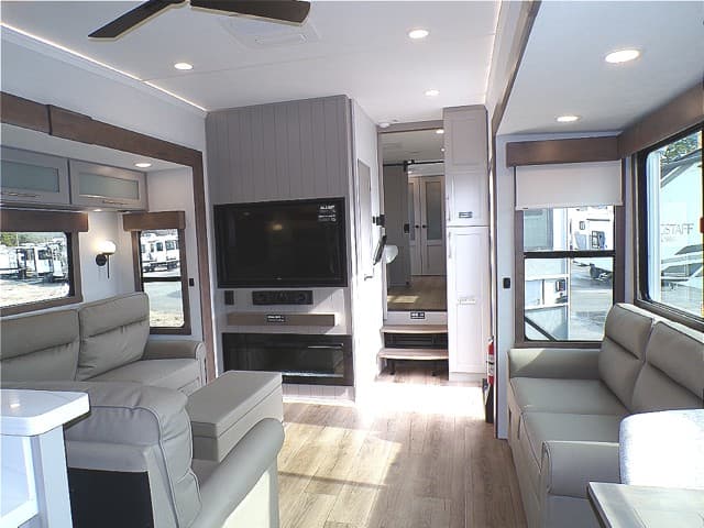 2026 Alliance RV 2026 Alliance RV Paradigm - thumbnail 17