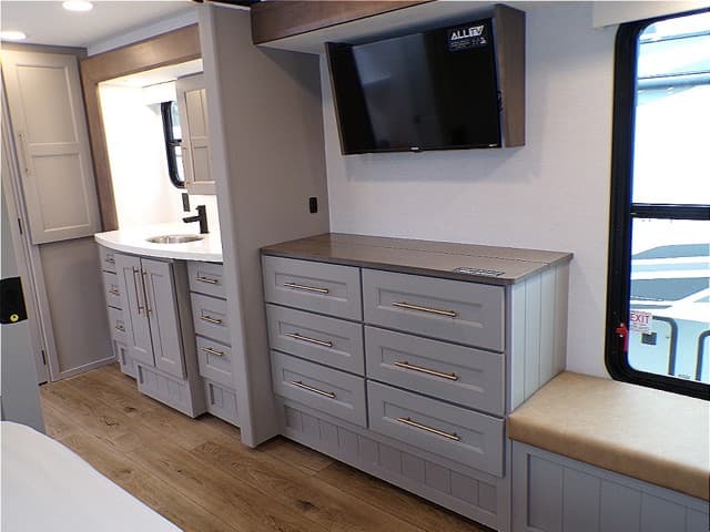 2026 Alliance RV 2026 Alliance RV Paradigm - thumbnail 52