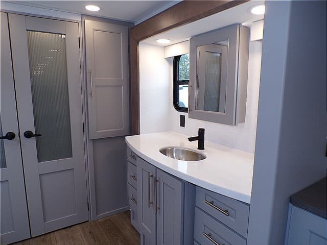 2026 Alliance RV 2026 Alliance RV Paradigm - thumbnail 57