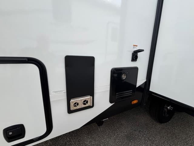 2026 Grand Design 2026 Grand Design Reflection - thumbnail 5