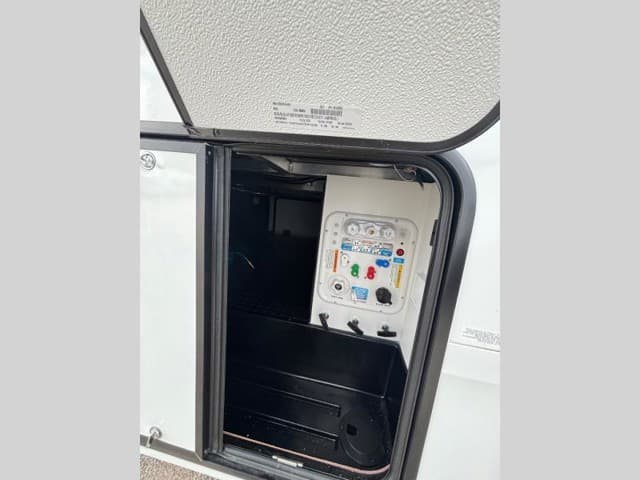 2026 Grand Design 2026 Grand Design Reflection - thumbnail 6