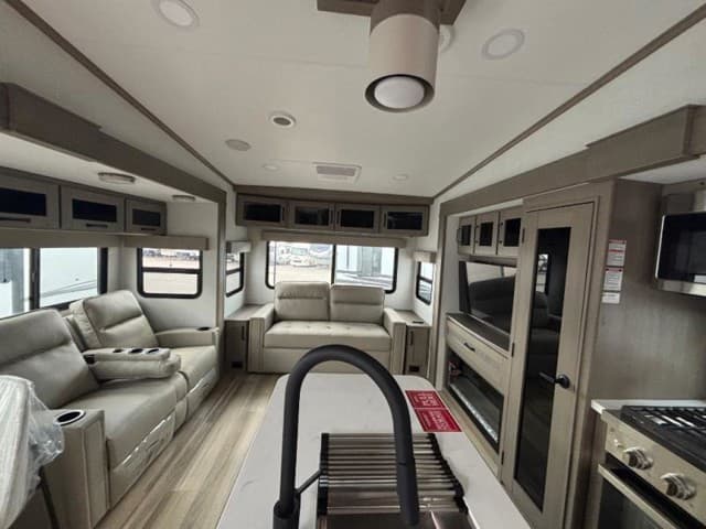 2026 Grand Design 2026 Grand Design Reflection - thumbnail 11