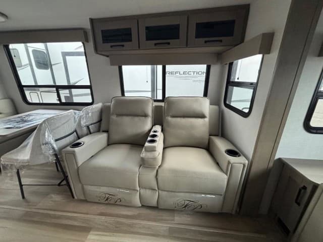 2026 Grand Design 2026 Grand Design Reflection - thumbnail 13