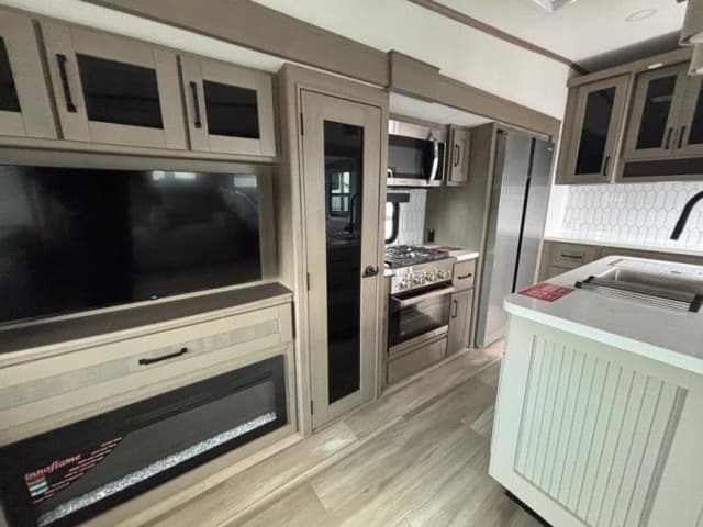 2026 Grand Design 2026 Grand Design Reflection - thumbnail 16