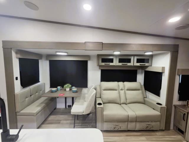 2026 Grand Design 2026 Grand Design Reflection - thumbnail 7