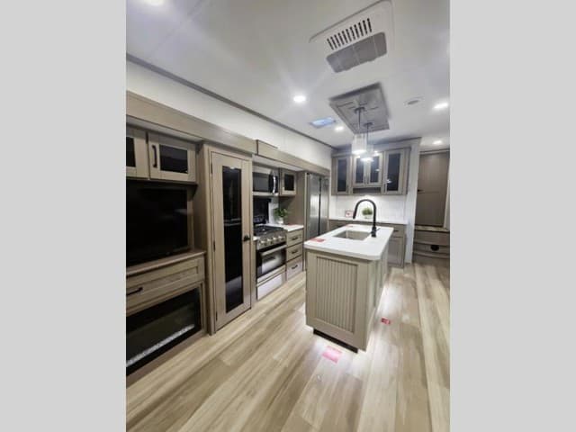 2026 Grand Design 2026 Grand Design Reflection - thumbnail 10