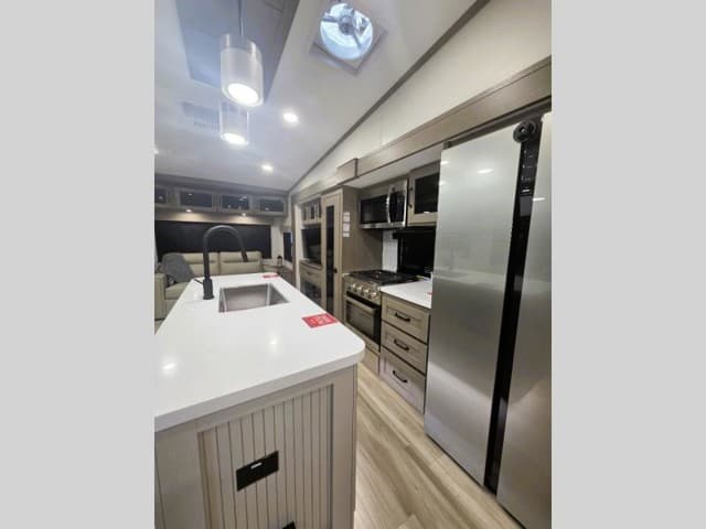 2026 Grand Design 2026 Grand Design Reflection - thumbnail 11