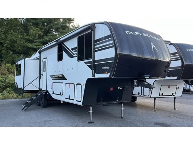 2026 Grand Design 2026 Grand Design Reflection - thumbnail 4