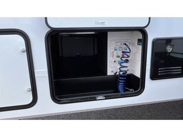 2026 Grand Design 2026 Grand Design Reflection - thumbnail 7