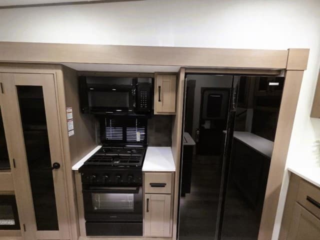 2026 Grand Design 2026 Grand Design Reflection - thumbnail 9