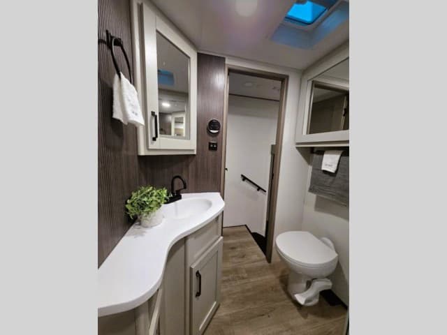 2026 Grand Design 2026 Grand Design Reflection - thumbnail 15