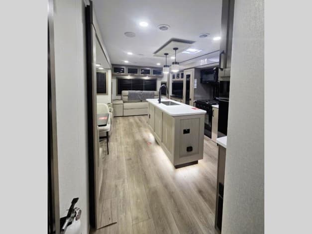 2026 Grand Design 2026 Grand Design Reflection - thumbnail 6