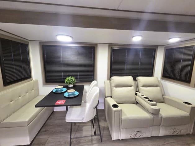 2026 Grand Design 2026 Grand Design Reflection - thumbnail 7