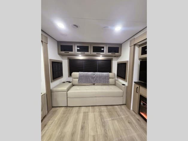 2026 Grand Design 2026 Grand Design Reflection - thumbnail 8