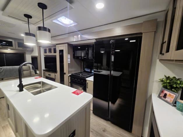 2026 Grand Design 2026 Grand Design Reflection - thumbnail 10