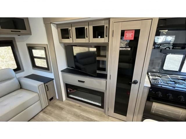 2026 Grand Design 2026 Grand Design Reflection - thumbnail 9